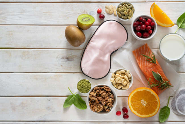 8 FOODS that can help you sleep better!